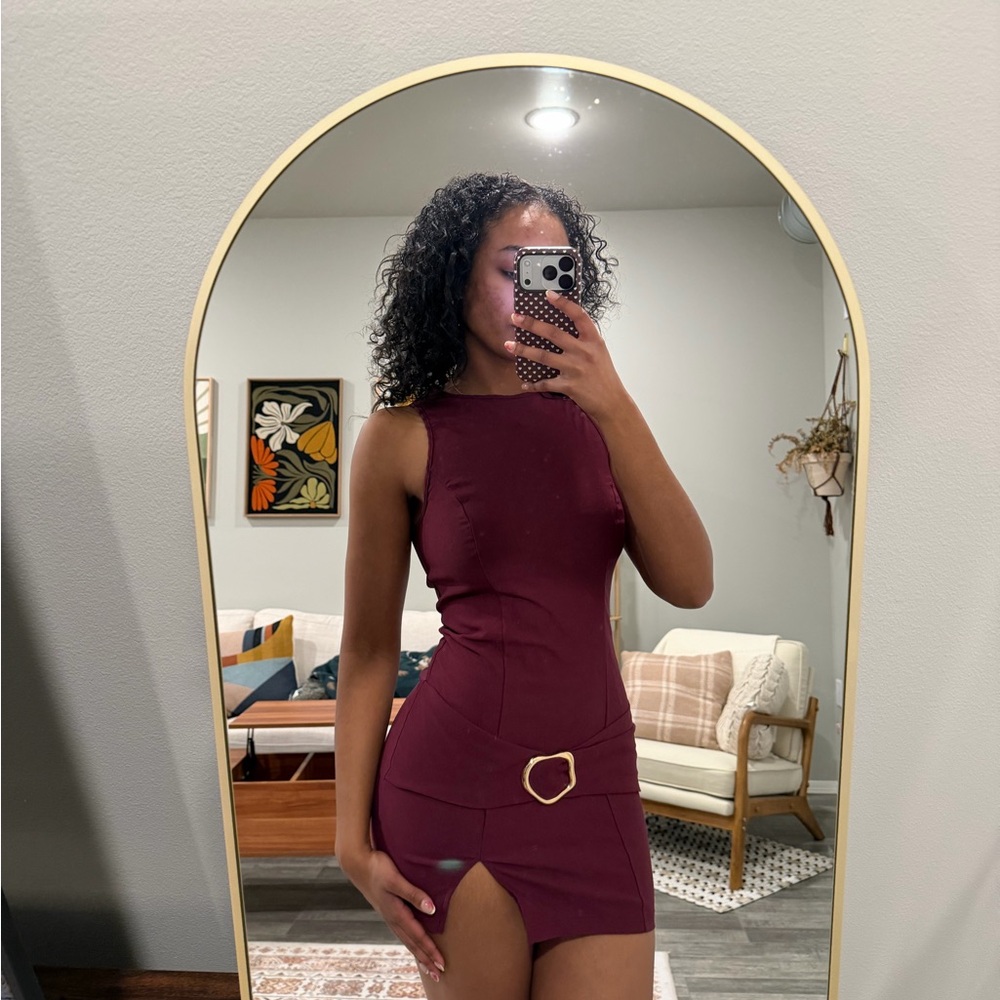 Sleeveless Burgundy Mini Dress with Gold Buckle